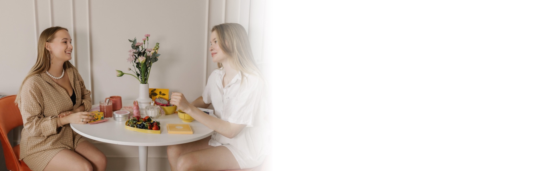 ПОКУПАЙТЕ С МАКСИМАЛЬНОЙ ВЫГОДОЙ!: Получай кэшбек до 10% с каждой покупки,<br>получай приветственные бонусы и другие привилегии!<br>Устанавливай карту в своем смартфоне